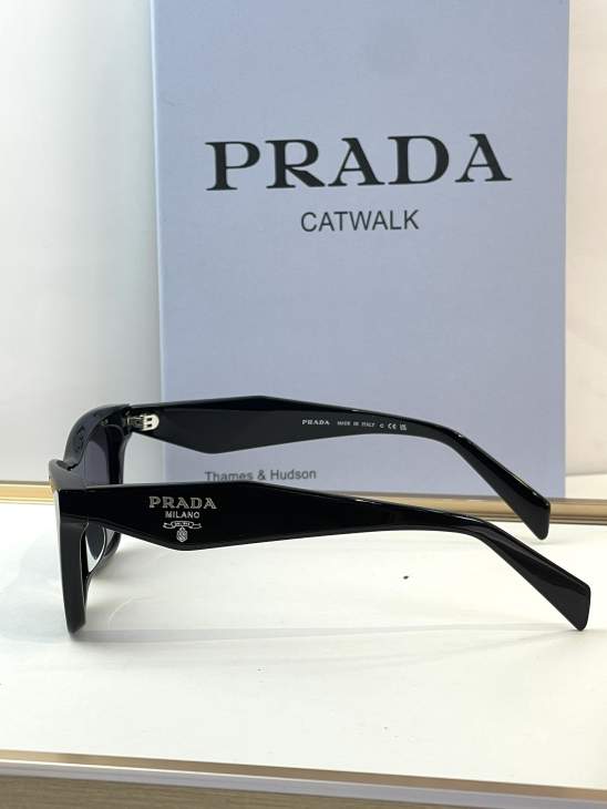 Picture of Prada Sunglasses _SKUfw76161521fw
